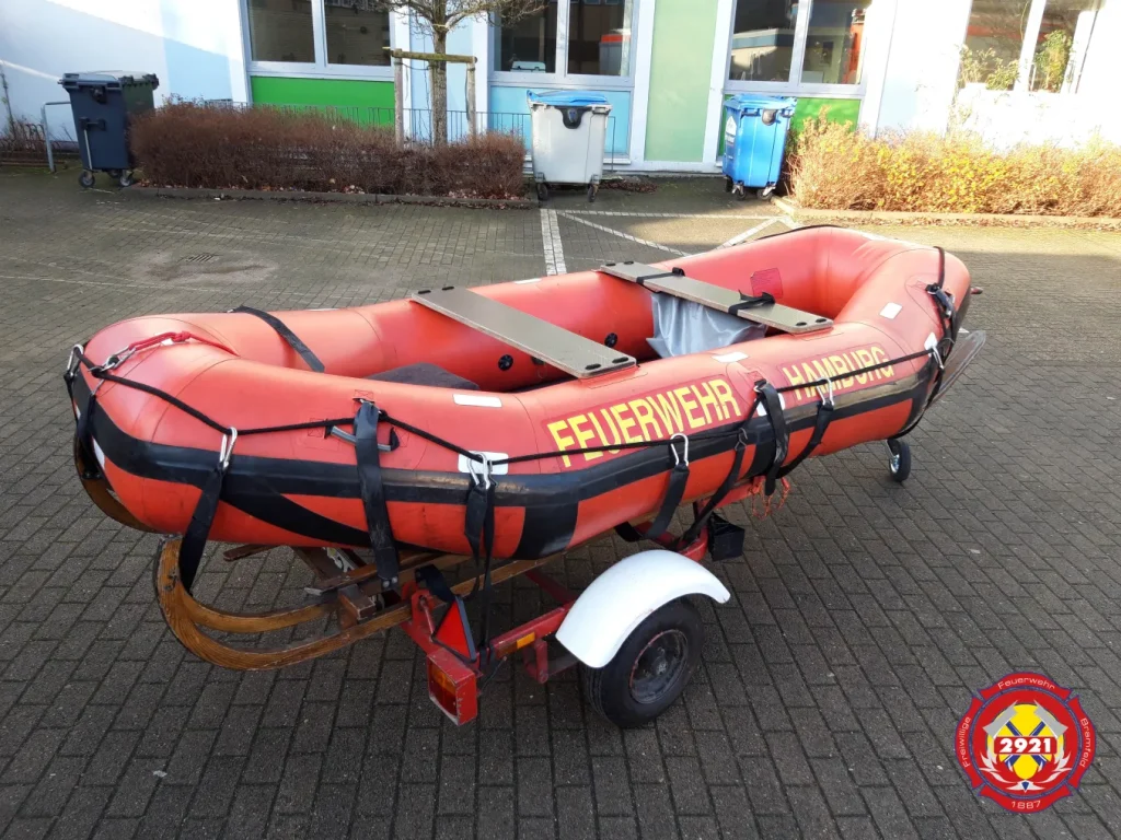 Schlauchboot mit Schlitten